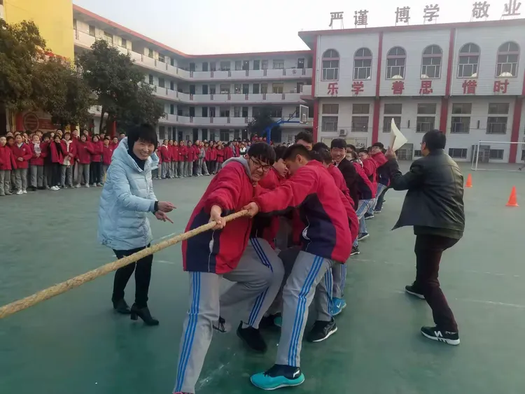 开元中国荆楚雄鲨队爆冷吴越山猫队，排球大奖赛上演耐力碾压对手！回归即成焦点的简单介绍